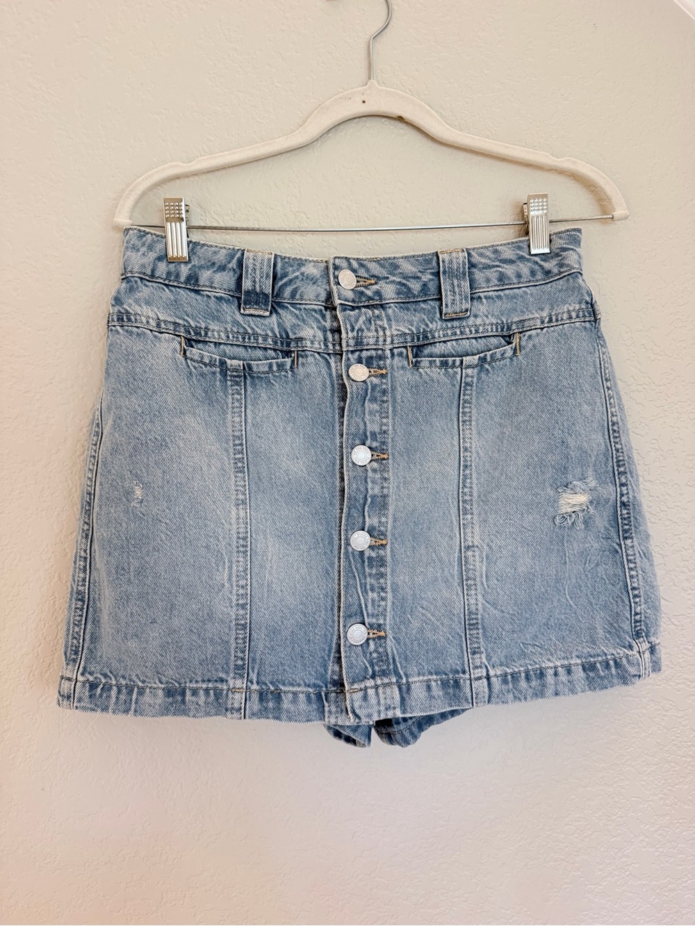 We The Free Free People Button Front Denim Mini Skort Size 29 Light Wash - Picture 2 of 9